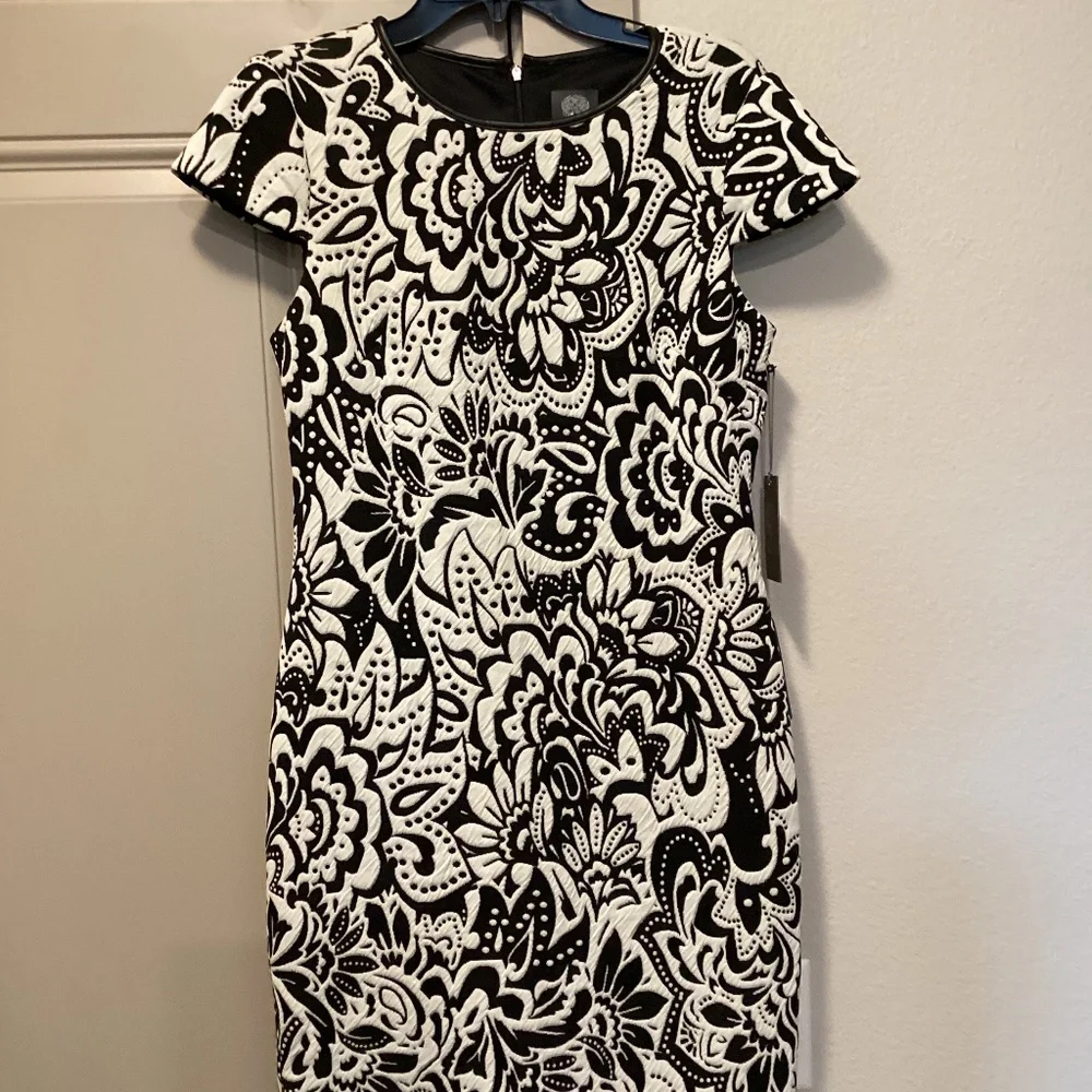 Vince Camuto Floral Jacquard Knit Sheath Dress, size 10 - Picture 4 of 13